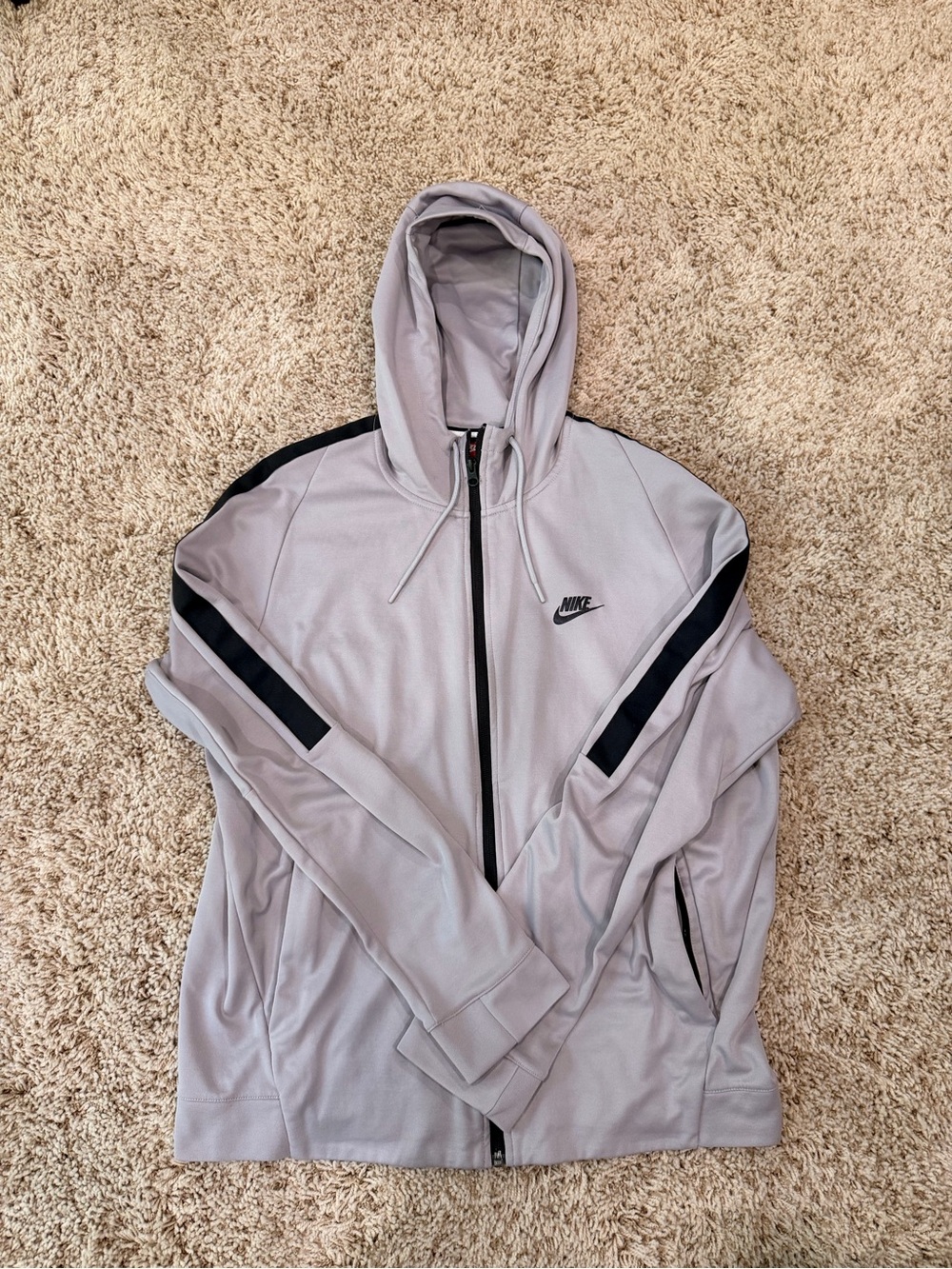 Nike Men’s Light Gray Full-Zip Hoodie Jacket with Black Stripe